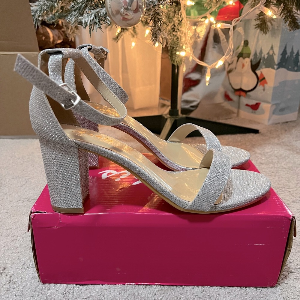 Ankis Silver Sparkle Heels Women’s Size 9